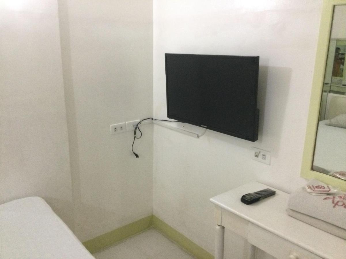 Mandaluyong Oyo 817 Vista Apartelle מראה חיצוני תמונה